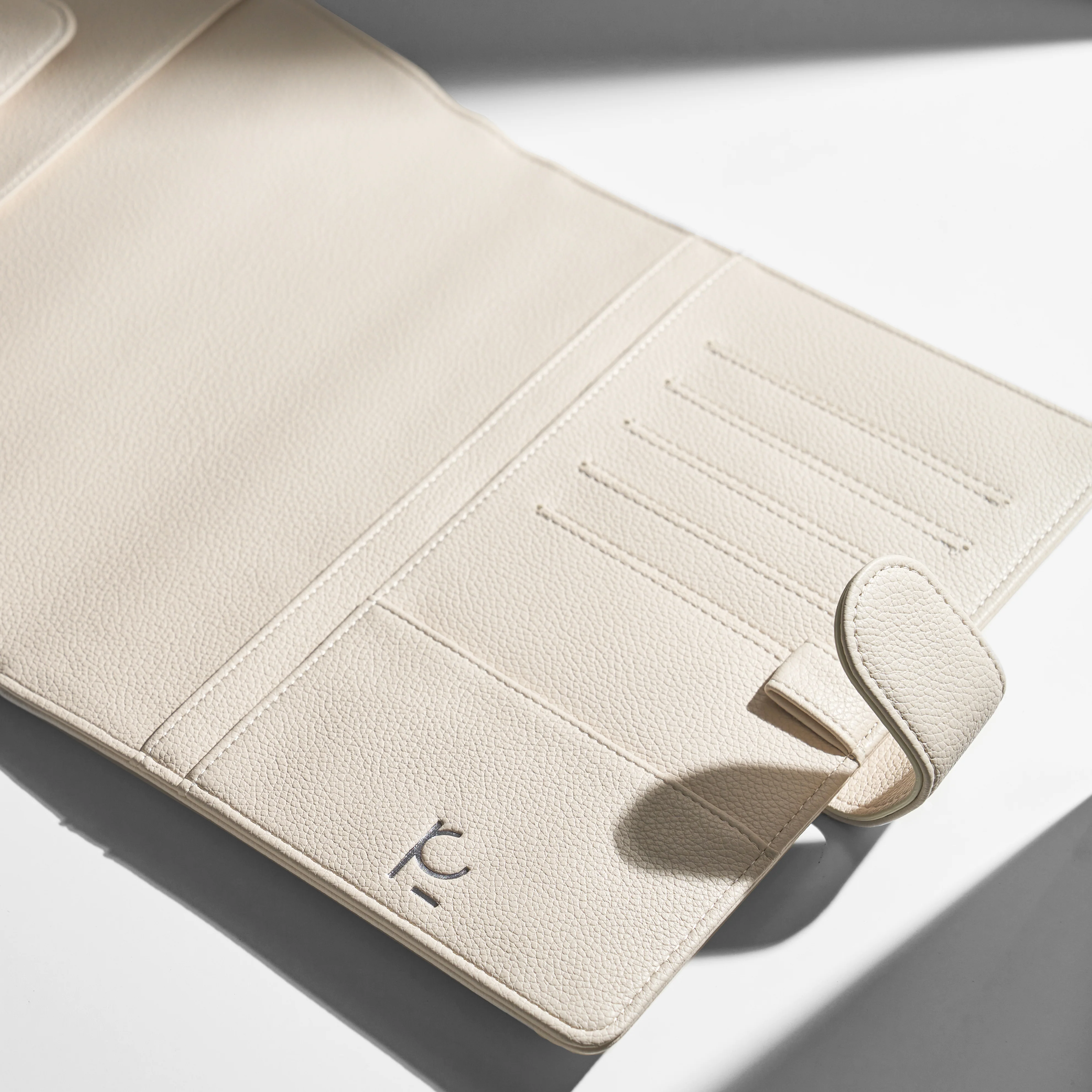 Apple Leather Agenda Cover — Large - Image 3